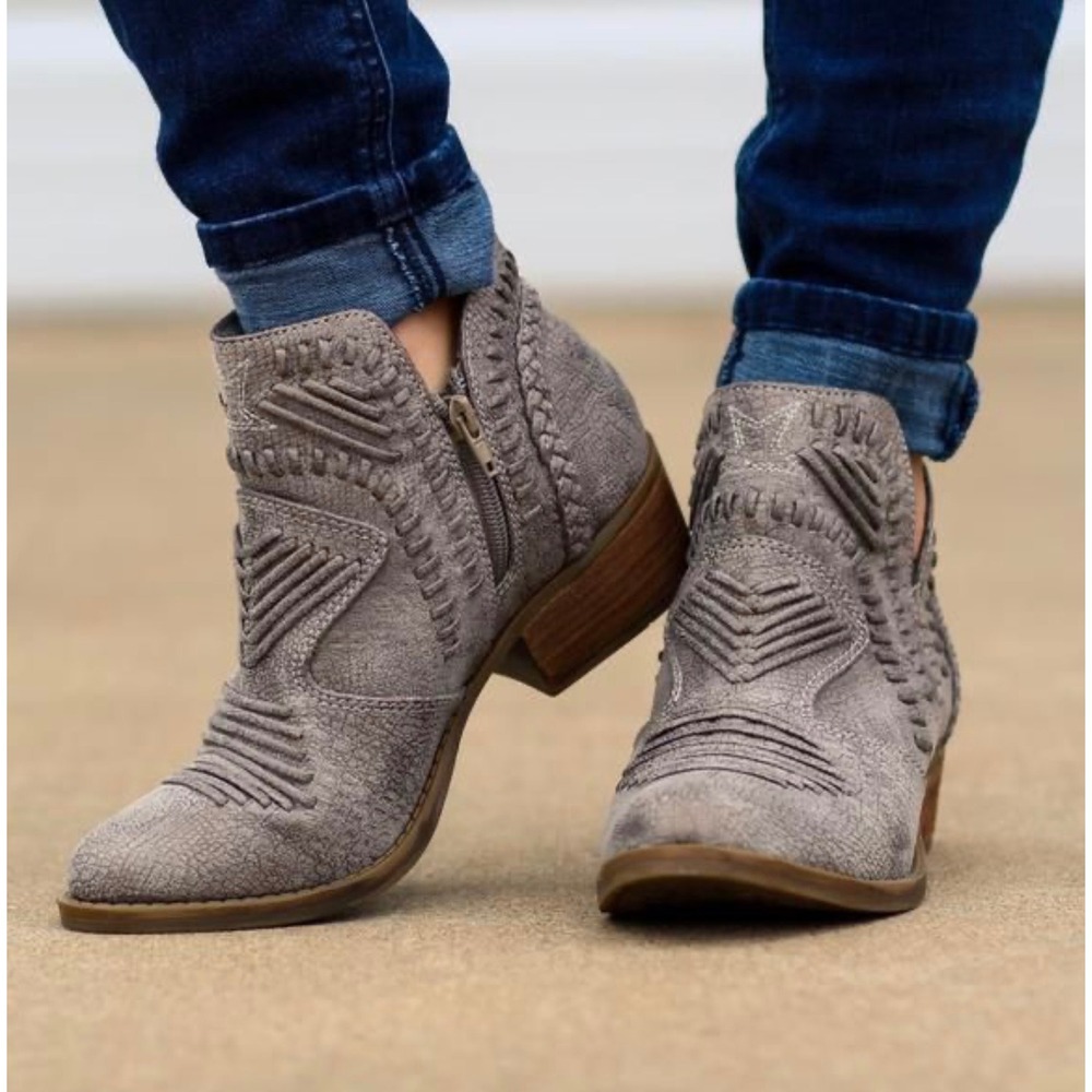 Not Rated Nosara Gray Boots Distressed Leather Braided Whipstitch Women's 6.5